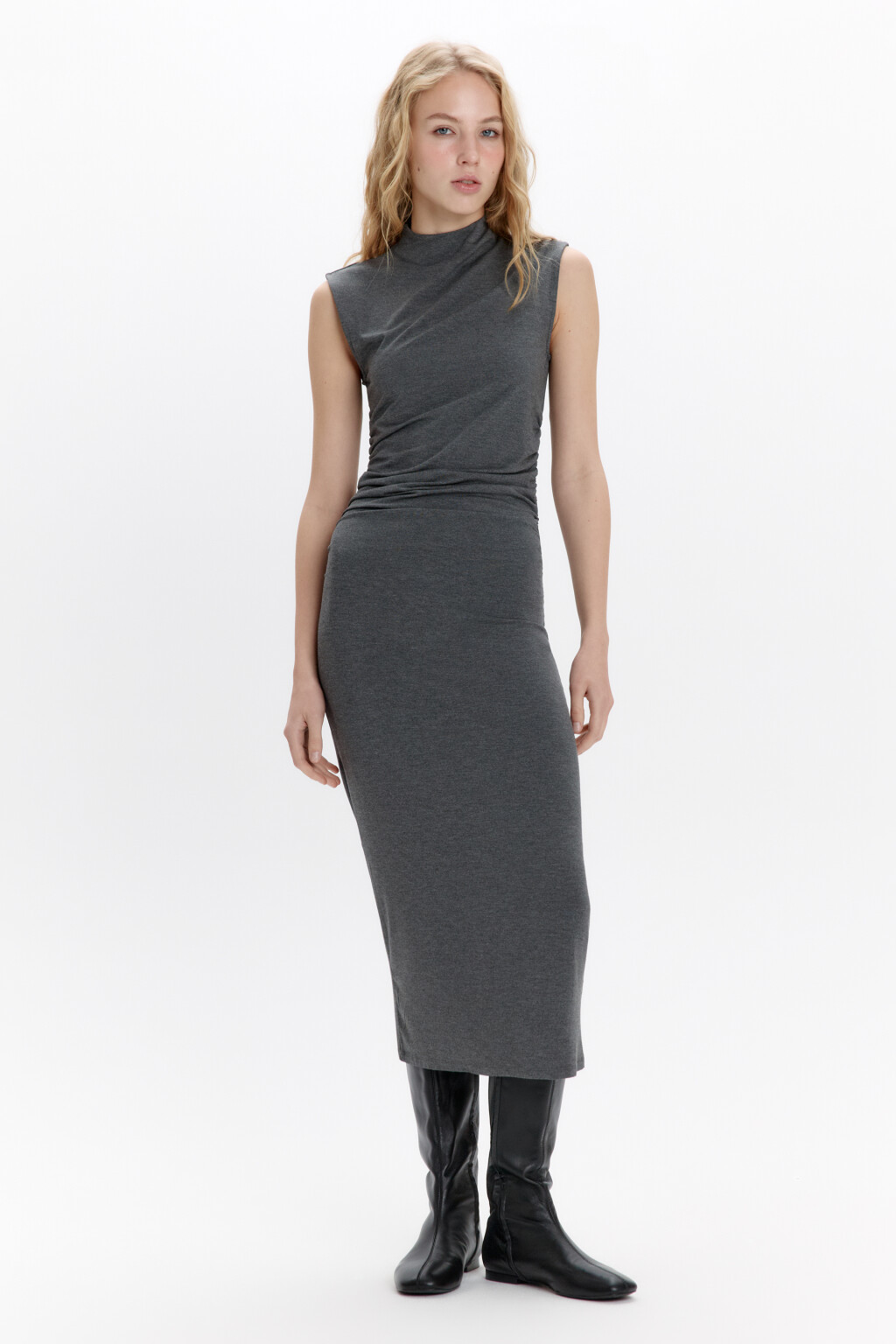 Платье-футляр миди трикотажное без рукавов - цвет серый - 3