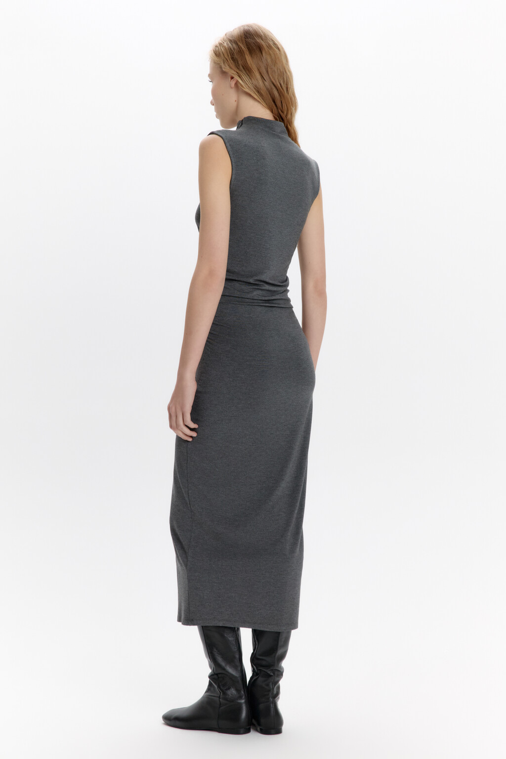 Платье-футляр миди трикотажное без рукавов - цвет серый - 4