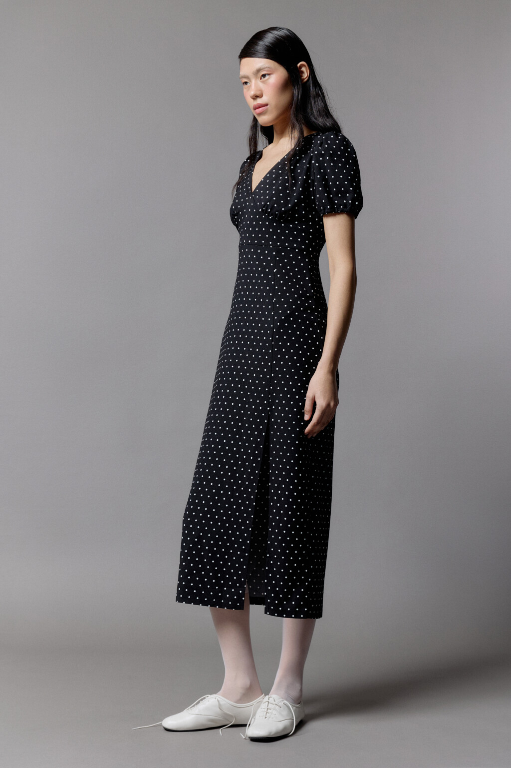 Платье миди приталенное с разрезом - цвет черный - 2