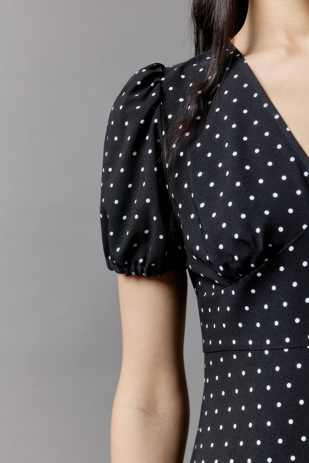 Платье миди приталенное с разрезом - цвет черный - 6