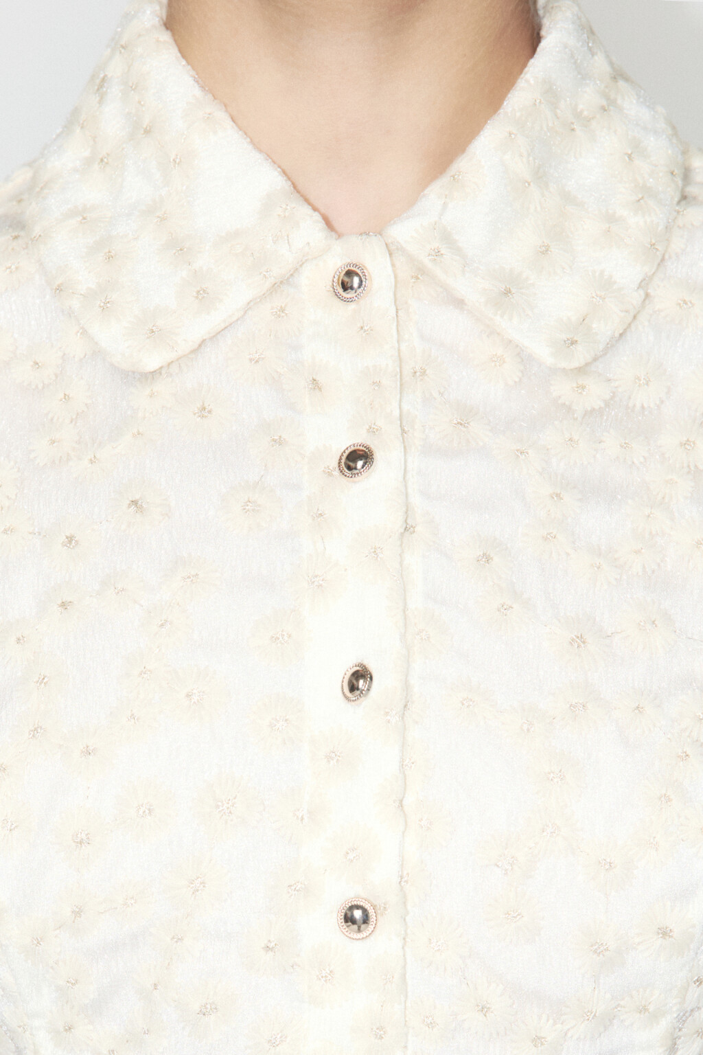 Платье мини приталенное с цветочной вышивкой - цвет молочный - 8