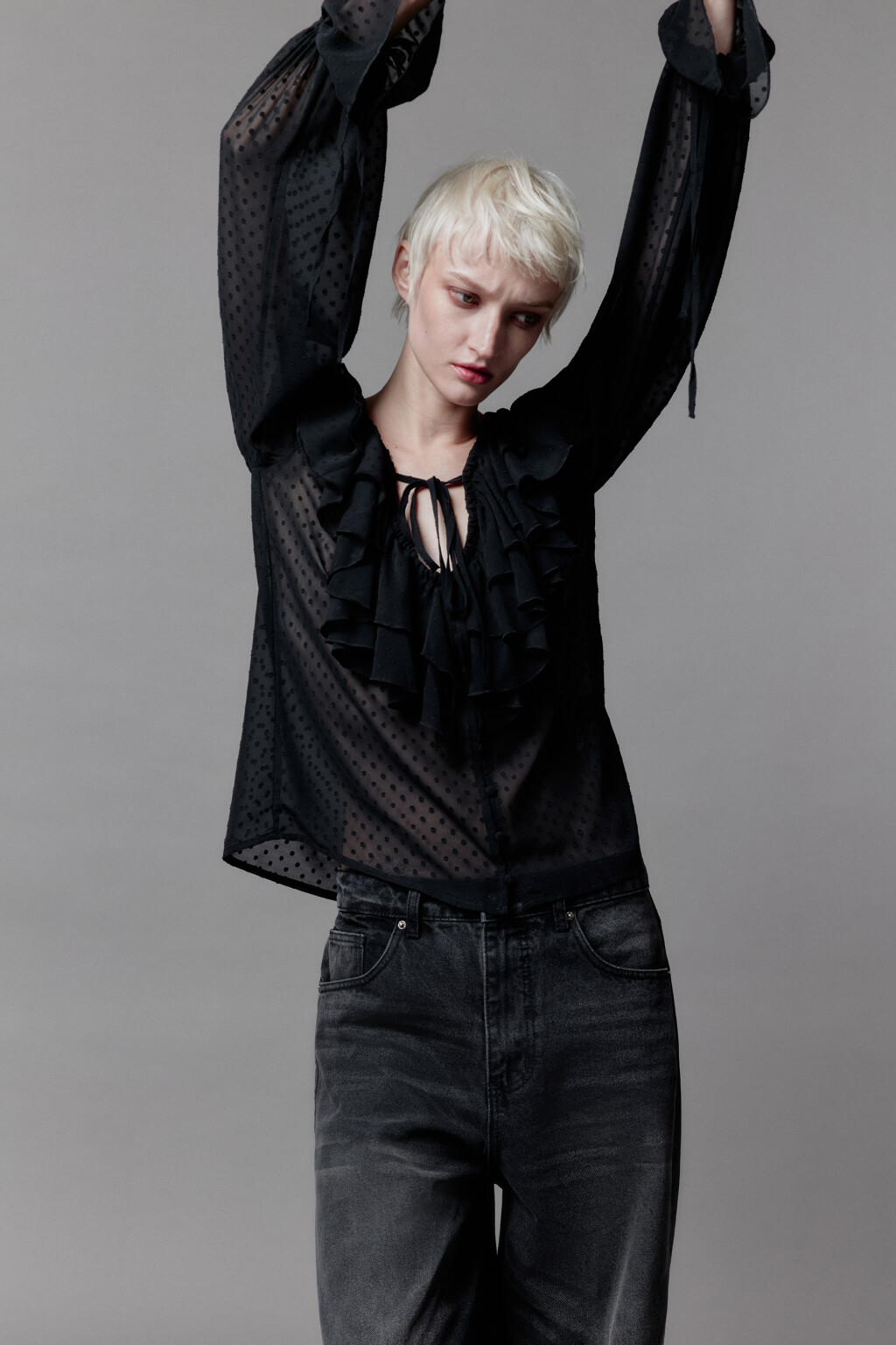 Блузка шифоновая с воланами и завязками - цвет черный - 1