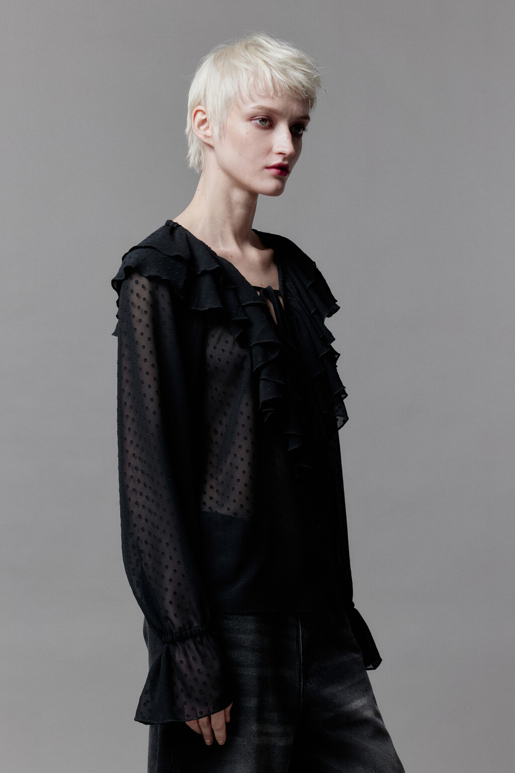 Блузка шифоновая с воланами и завязками - цвет черный - 4