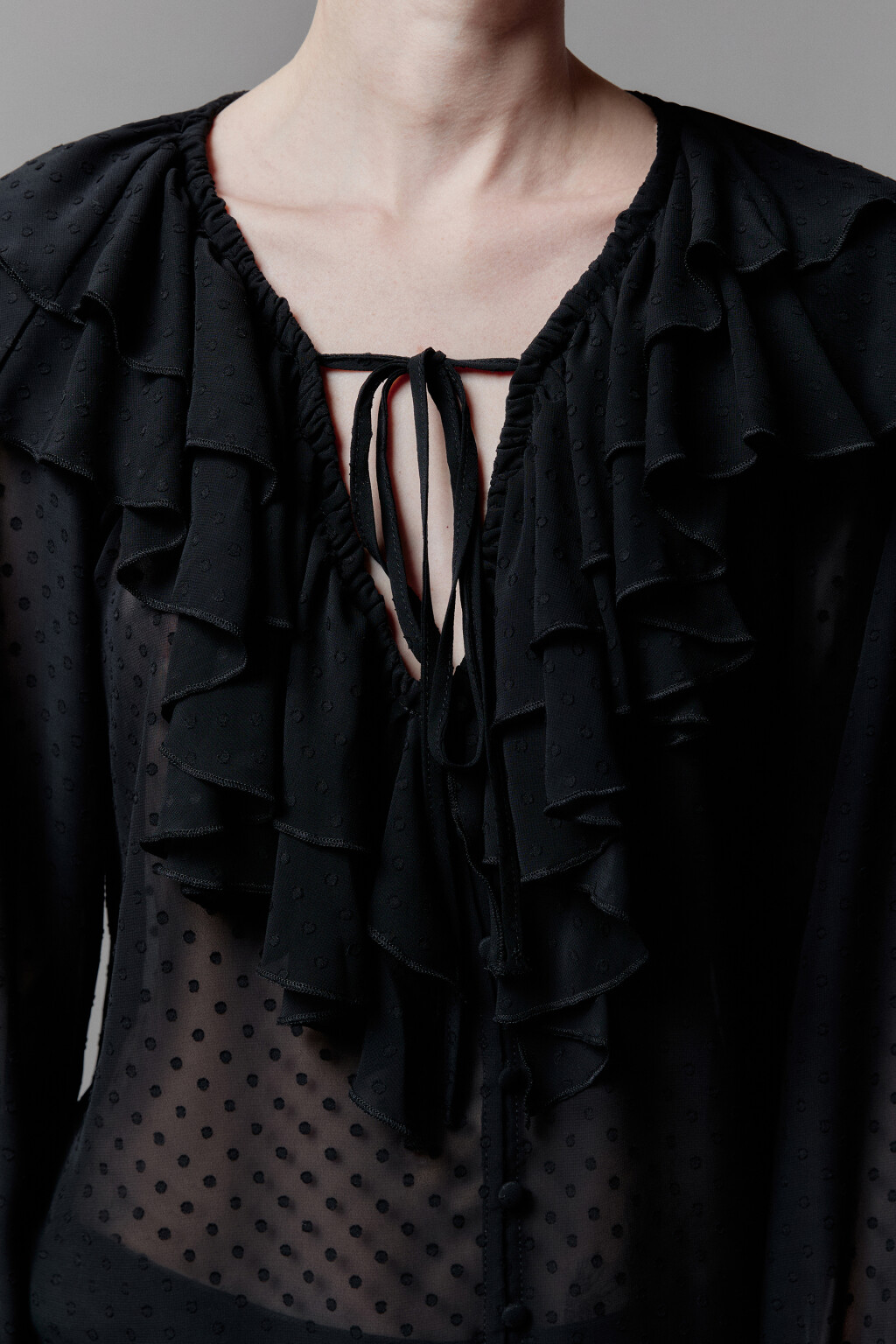 Блузка шифоновая с воланами и завязками - цвет черный - 7