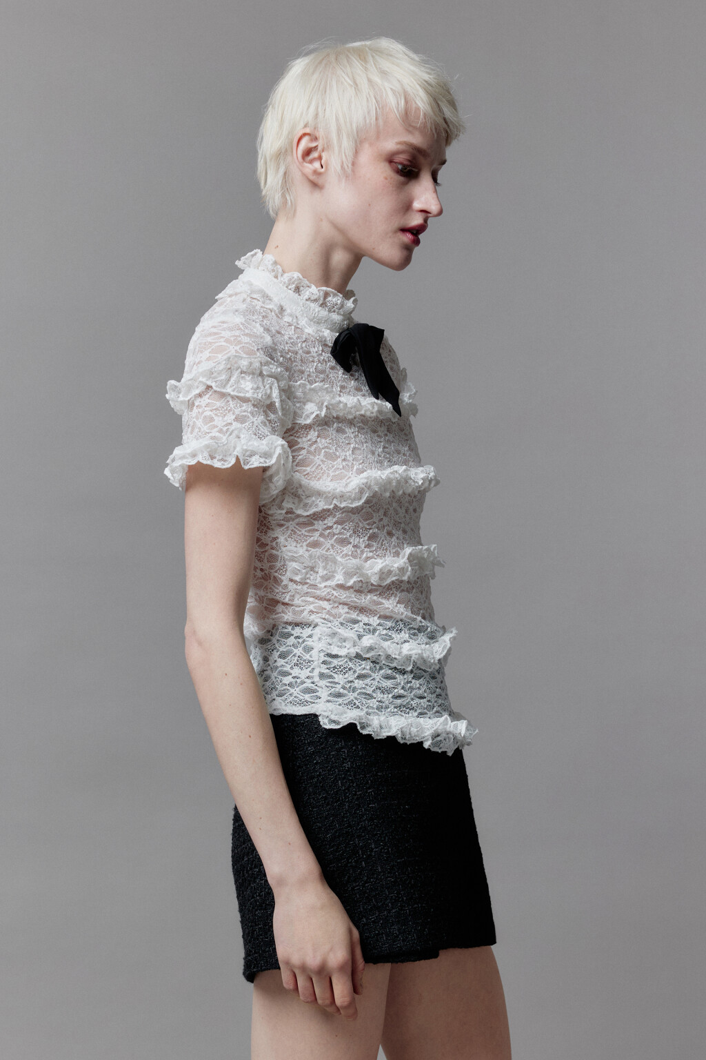 Блузка кружевная с оборками и бантом - цвет белый - 4