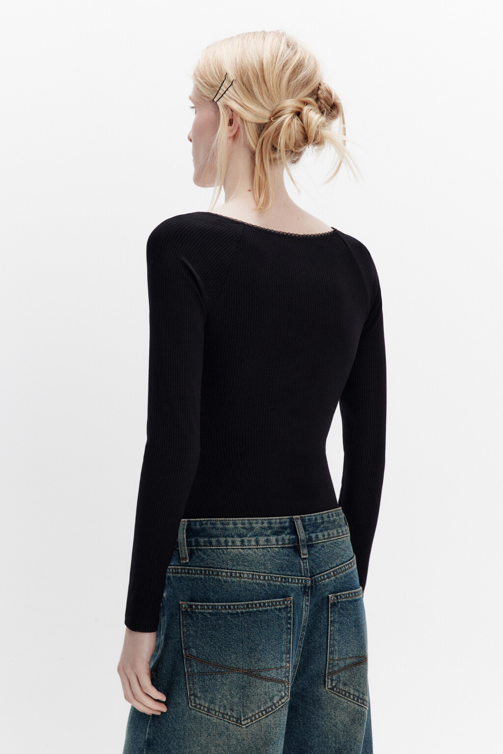 Блузка-боди в рубчик с кружевной отделкой - цвет черный - 4