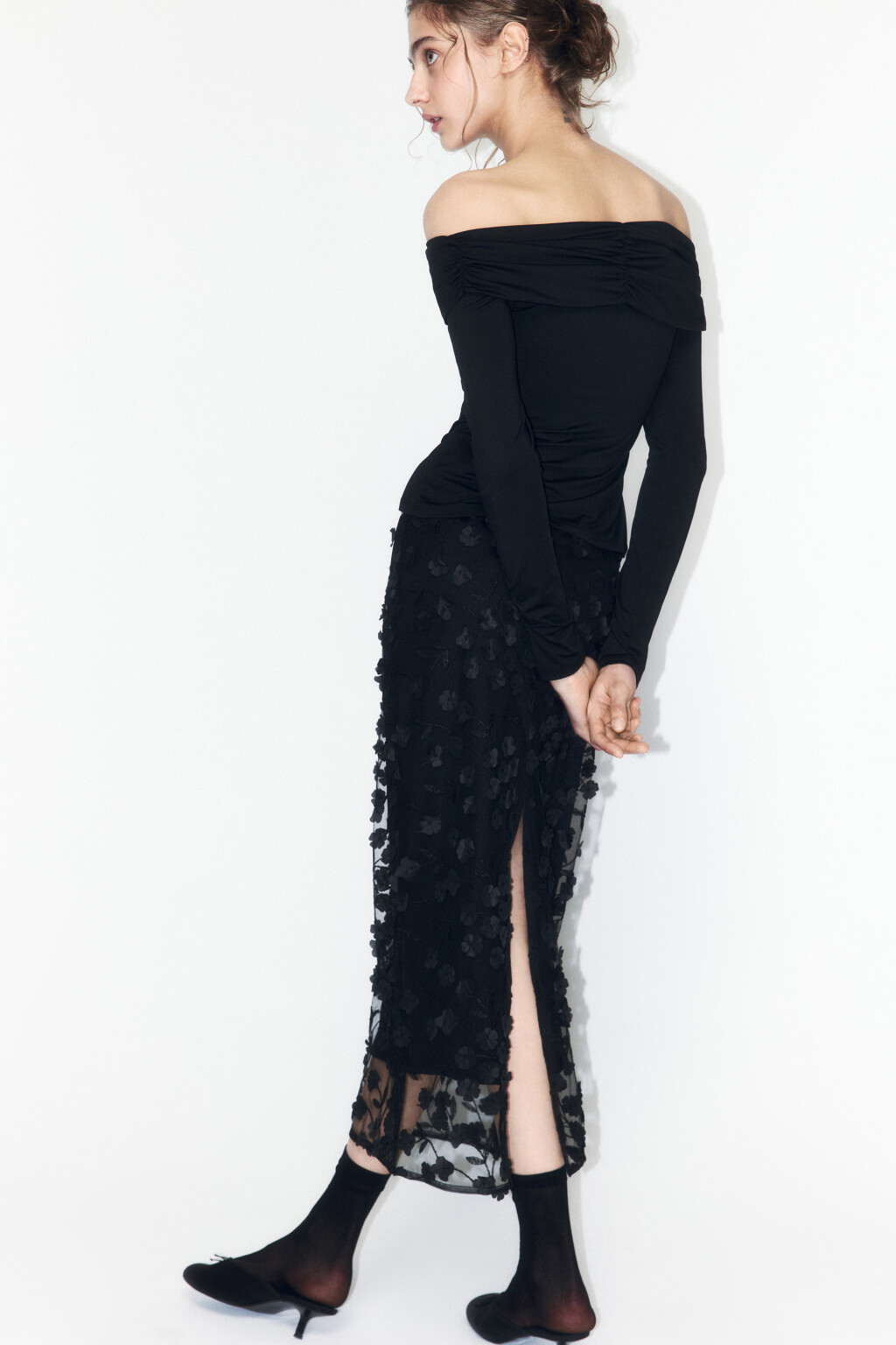 Блузка облегающая с открытыми плечами - цвет черный - 1