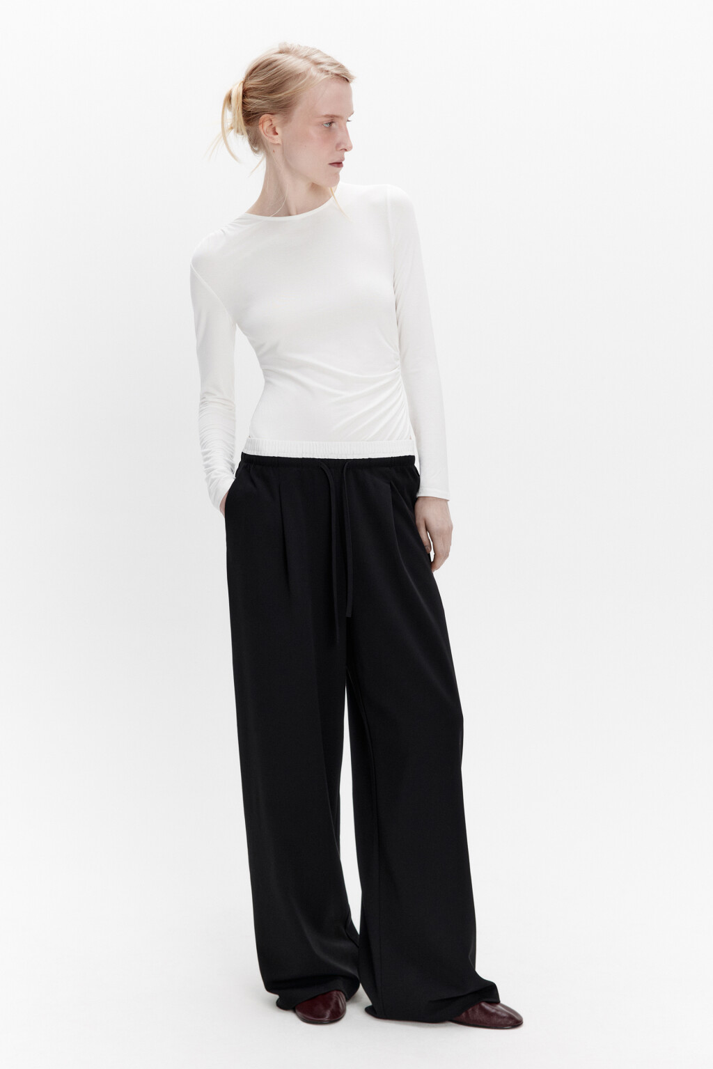 Блузка-боди вискозная с драпировками - цвет белый - 1