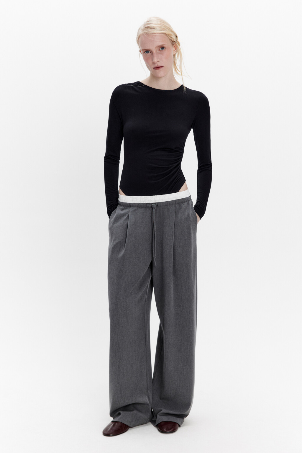 Блузка-боди вискозная с драпировками - цвет черный - 6