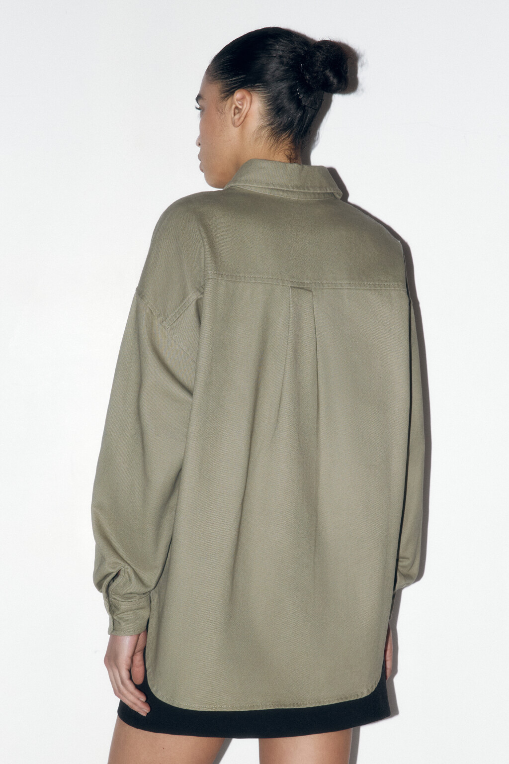 Рубашка oversize из плотного хлопка - цвет зеленый - 4