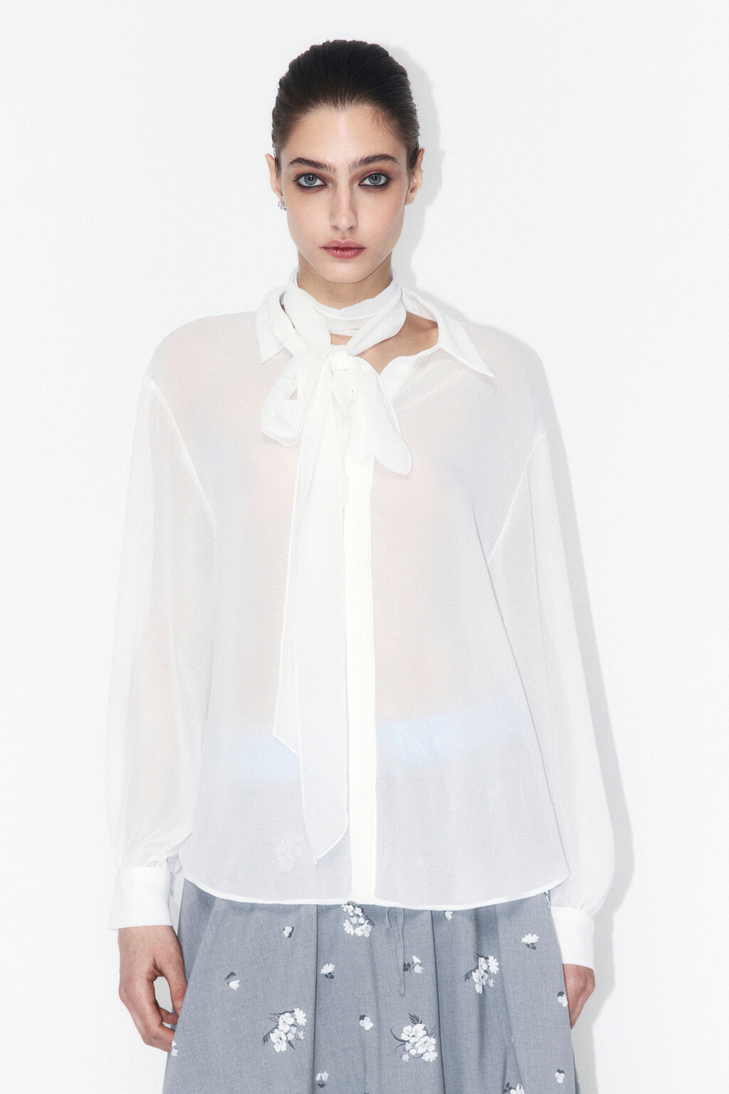 Блузка шифоновая с галстуком-бантом - цвет молочный - 4