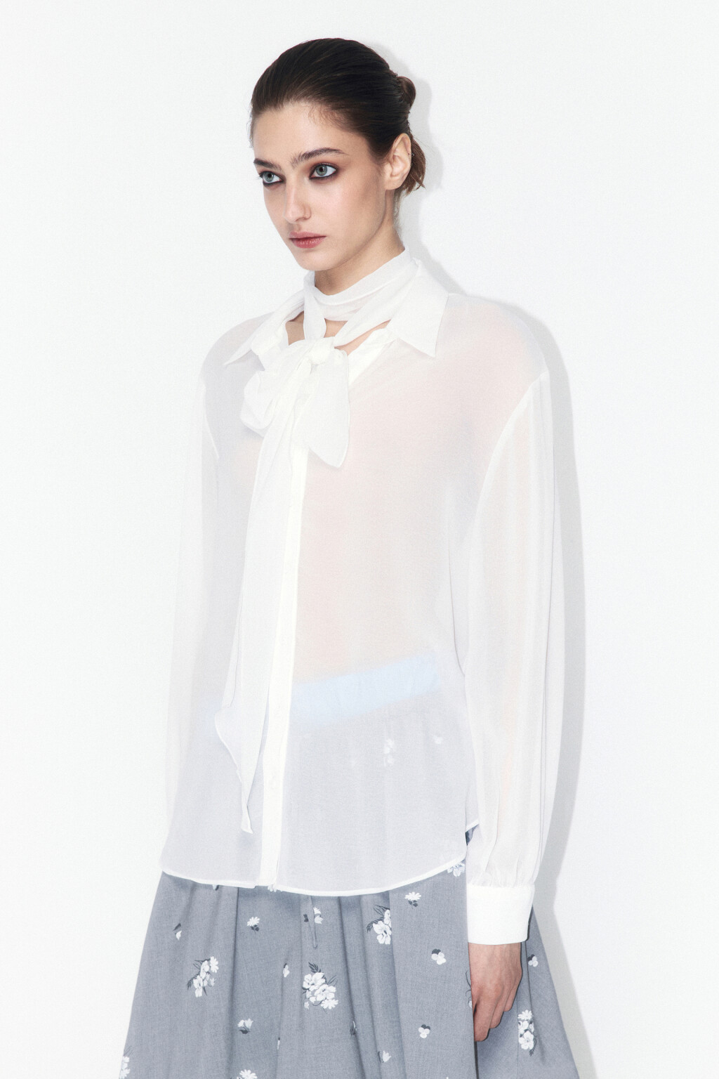 Блузка шифоновая с галстуком-бантом - цвет молочный - 5