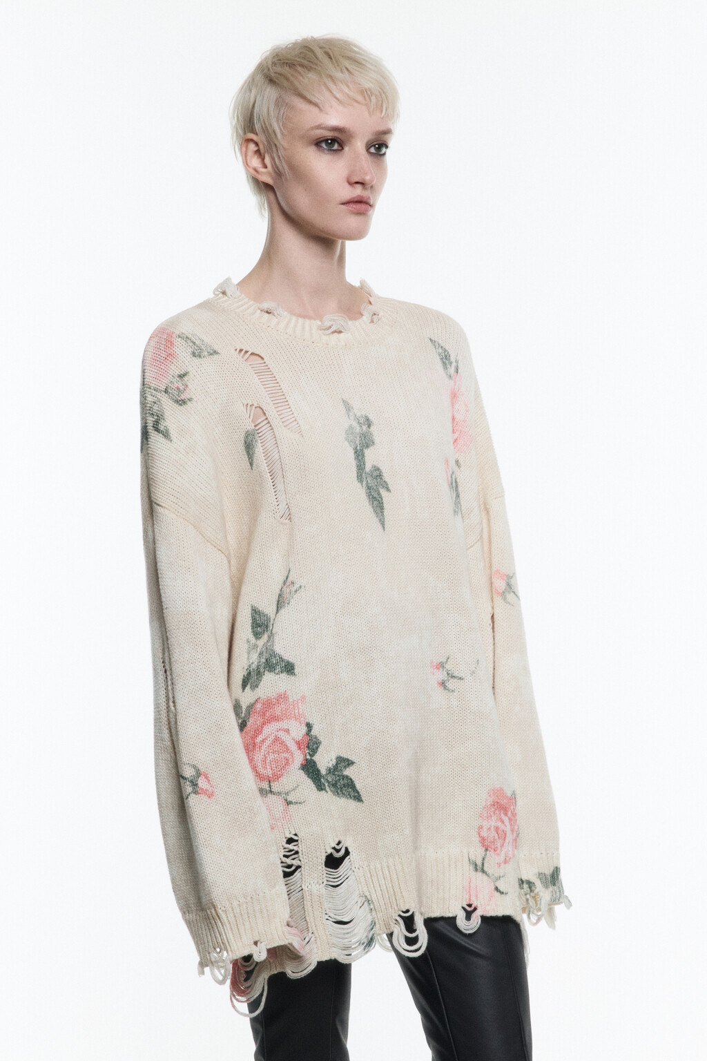 Джемпер вязаный рваный с цветочным принтом - цвет белый - 4