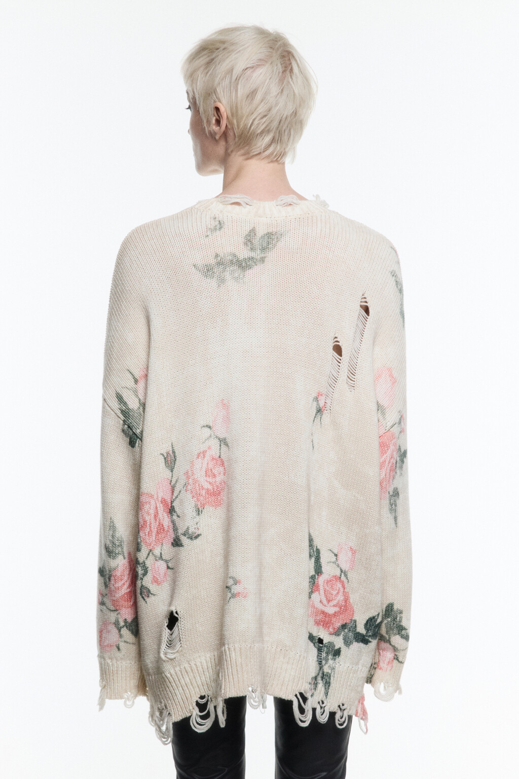 Джемпер вязаный рваный с цветочным принтом - цвет белый - 5