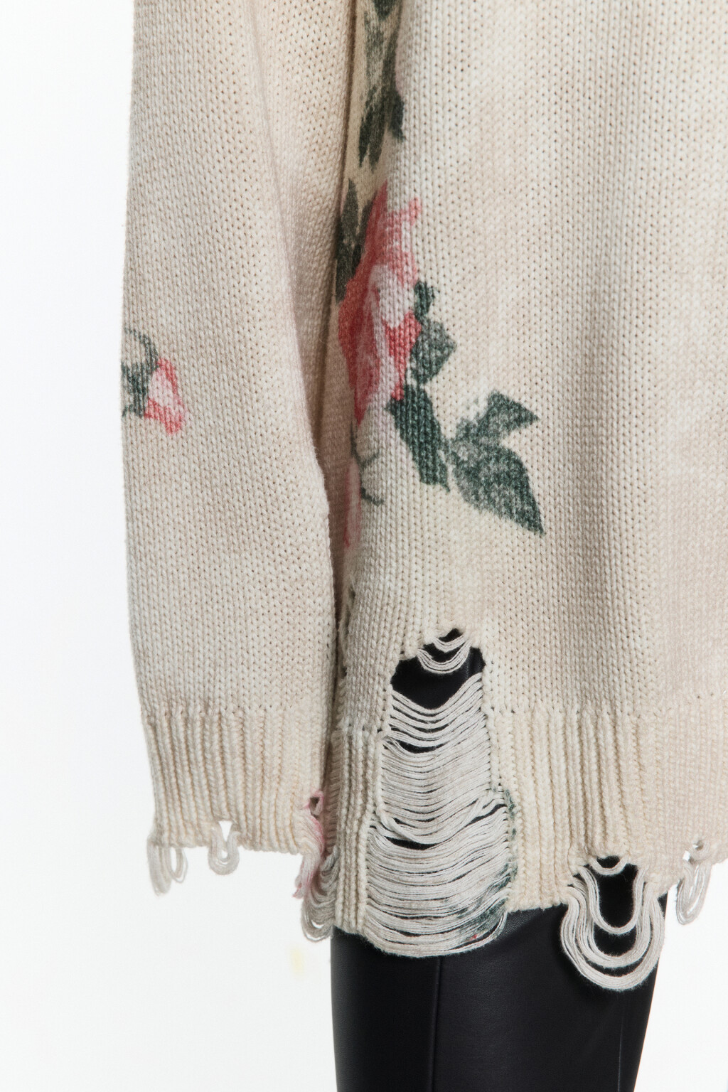 Джемпер вязаный рваный с цветочным принтом - цвет белый - 8