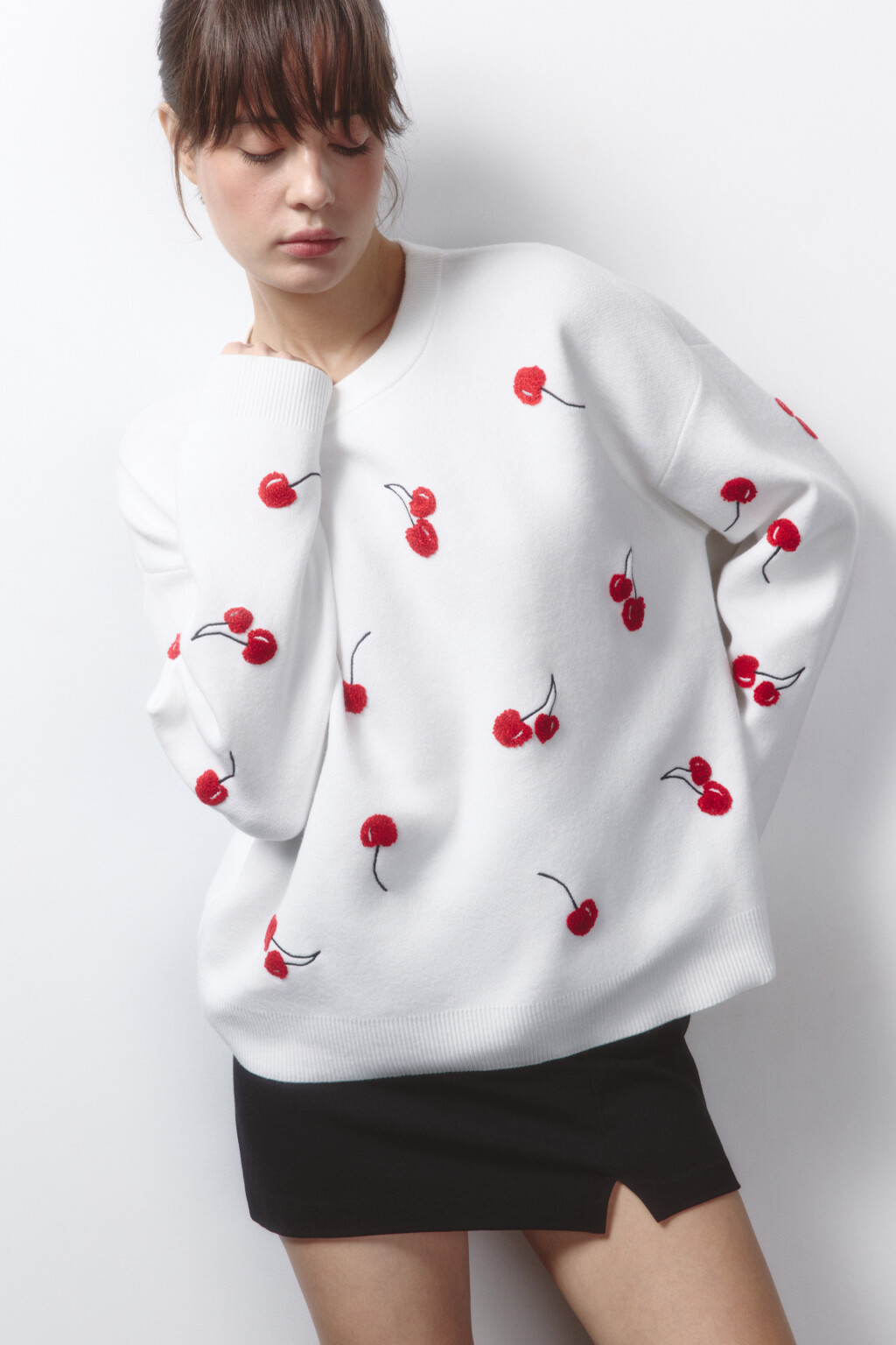 Джемпер вязаный с фактурным принтом - цвет белый - 1