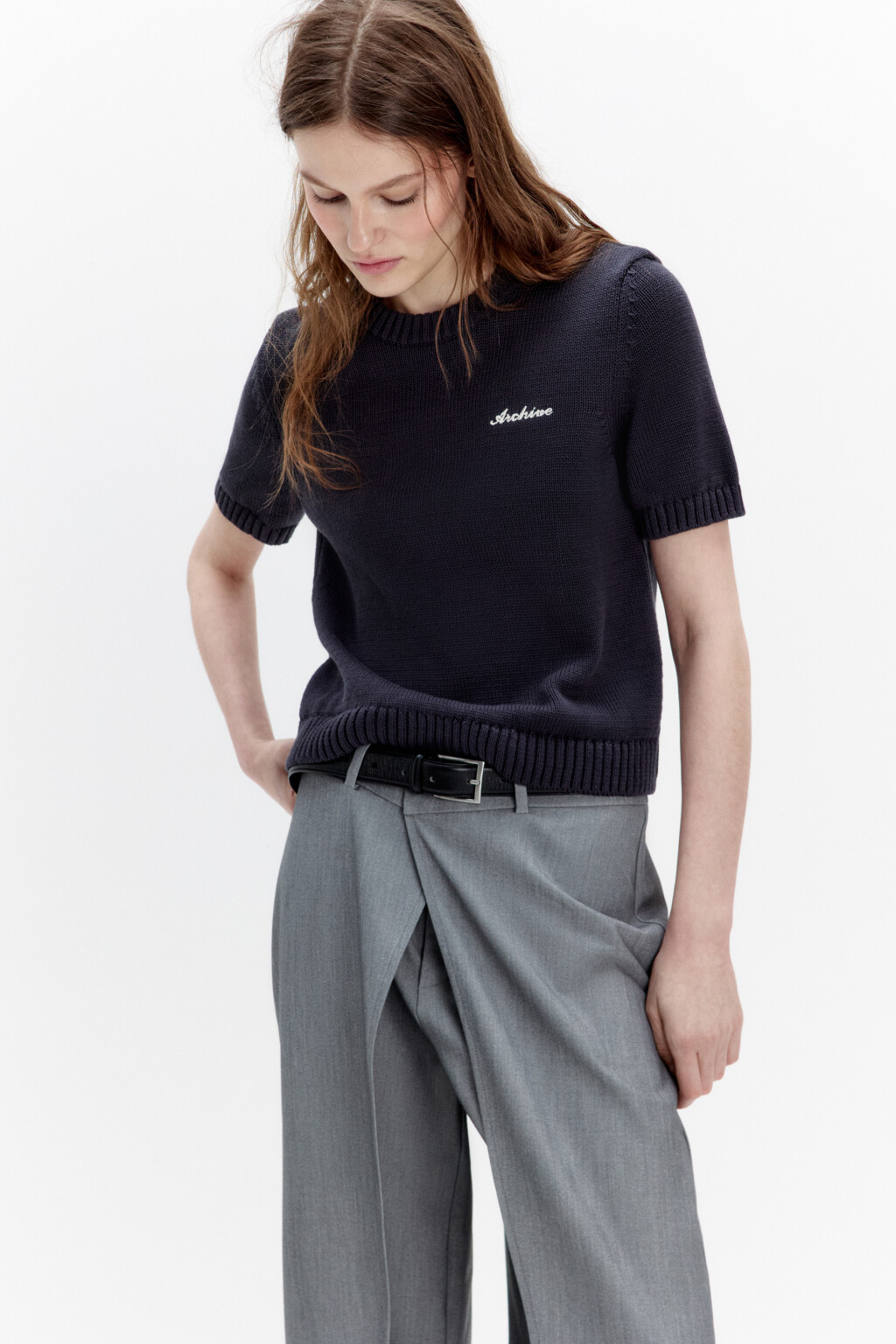 Топ вязаный с вышивкой на груди - цвет серый - 2