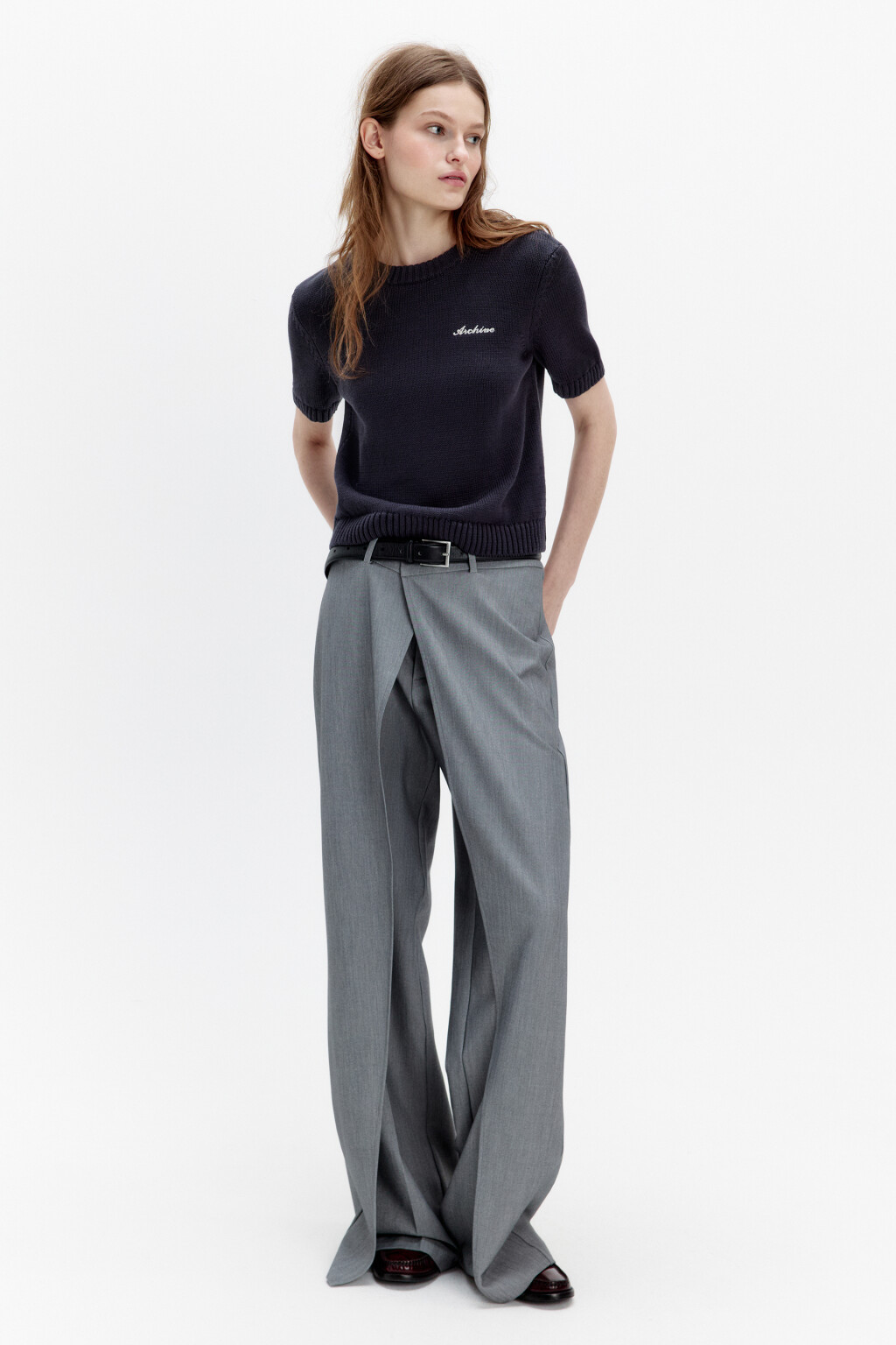 Топ вязаный с вышивкой на груди - цвет серый - 5