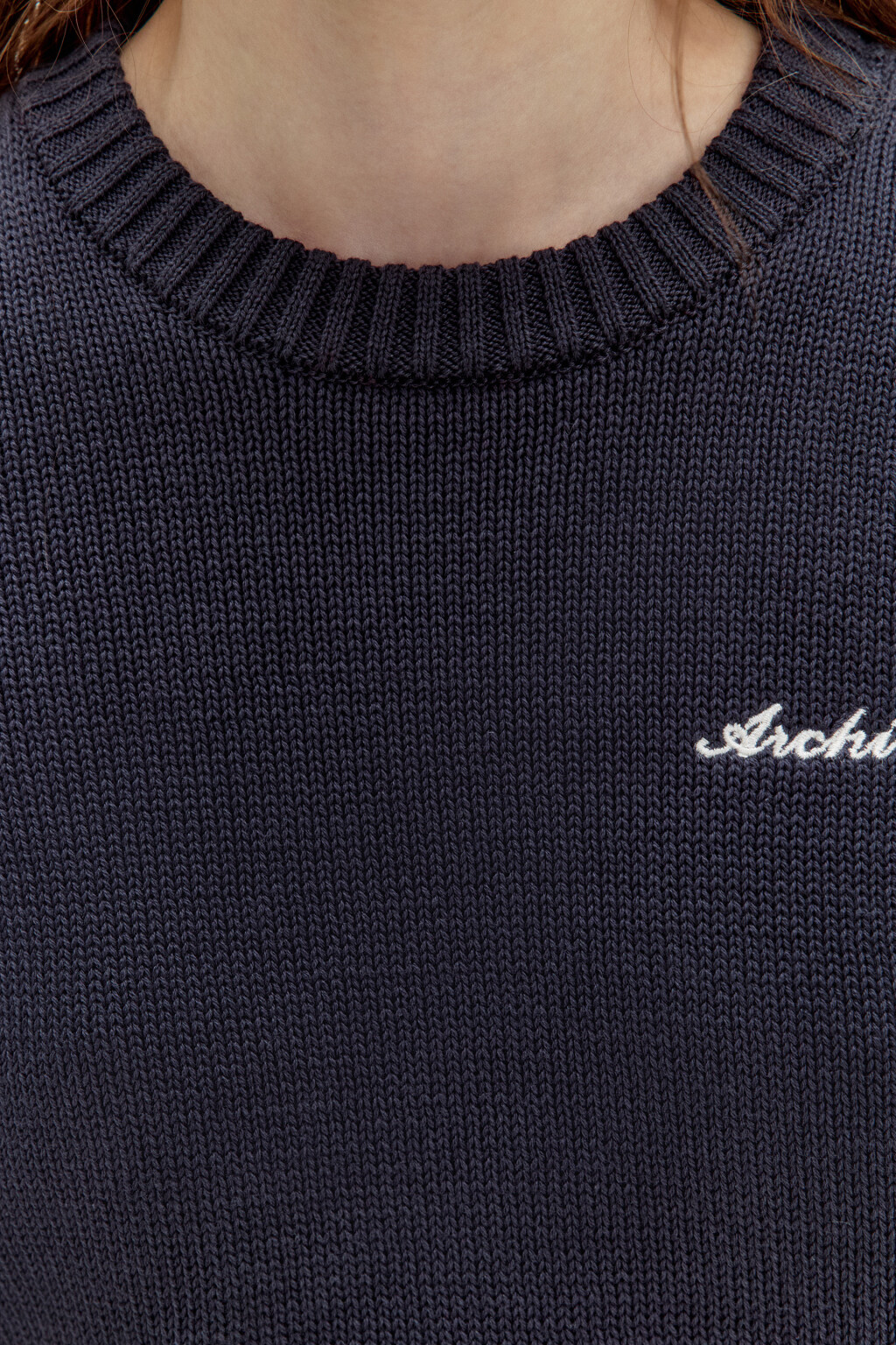 Топ вязаный с вышивкой на груди - цвет серый - 6