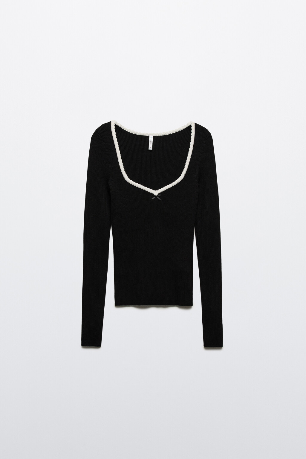 Лонгслив вискозный с фигурным вырезом и бантиком - цвет черный - 9