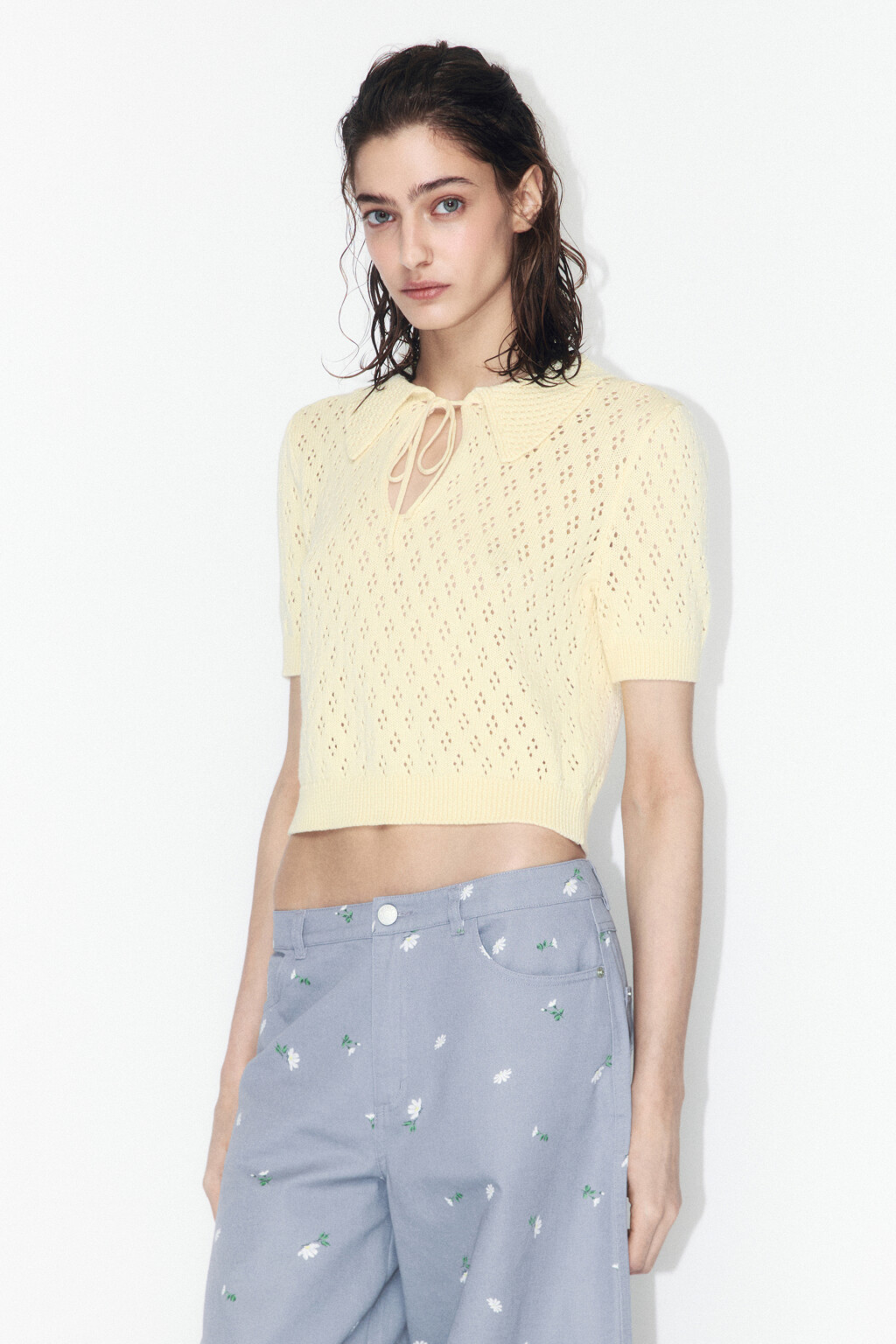 Джемпер вязаный ажурный с завязками на груди - цвет желтый - 5