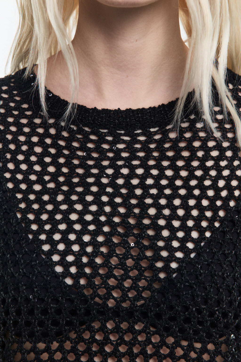 Джемпер-кроше ажурный с пайетками - цвет черный - 6
