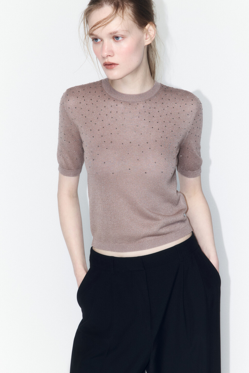 Джемпер тонкой вязки с декором из страз - цвет бежевый - 1