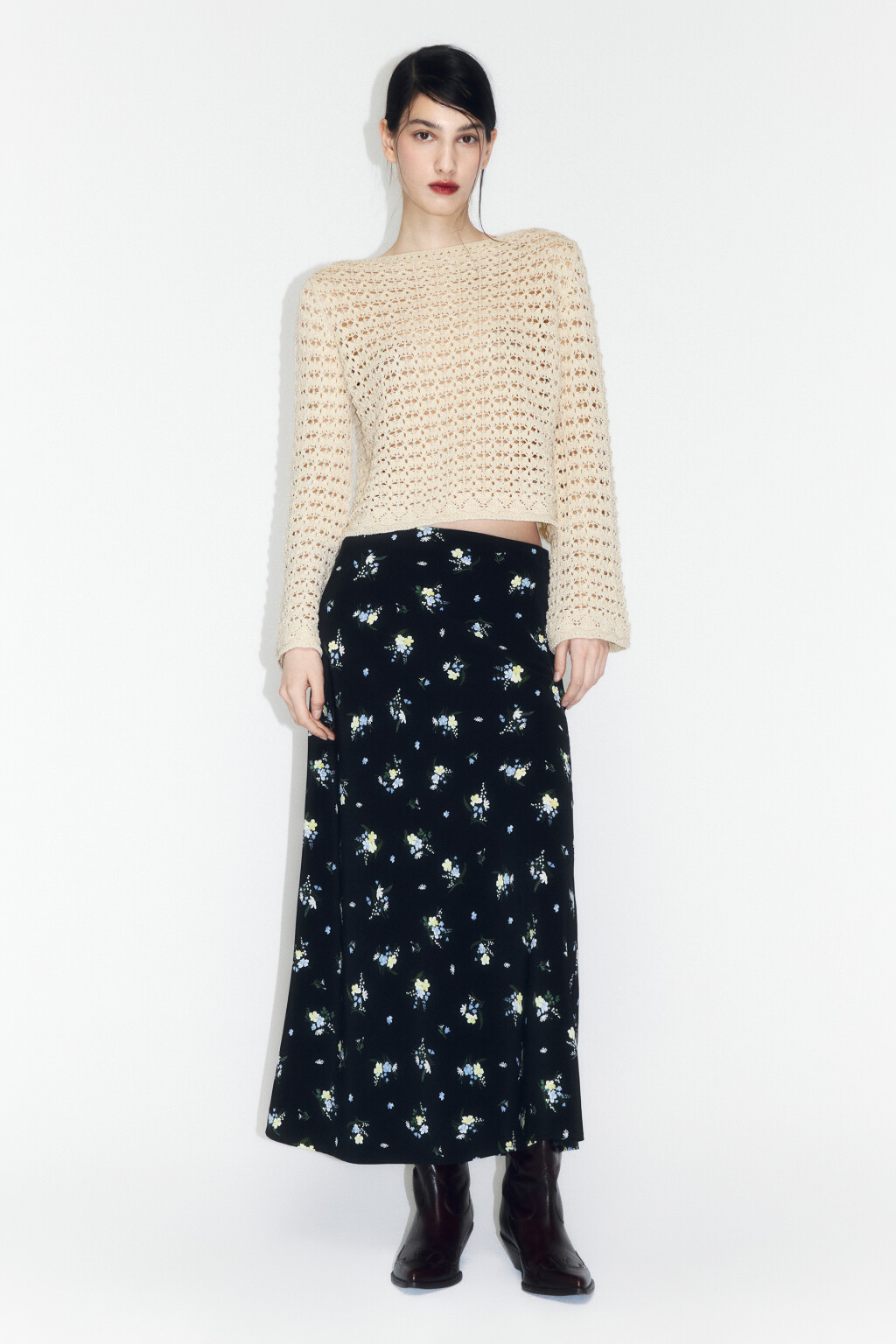 Джемпер ажурный с расклешенными рукавами - цвет бежевый - 4