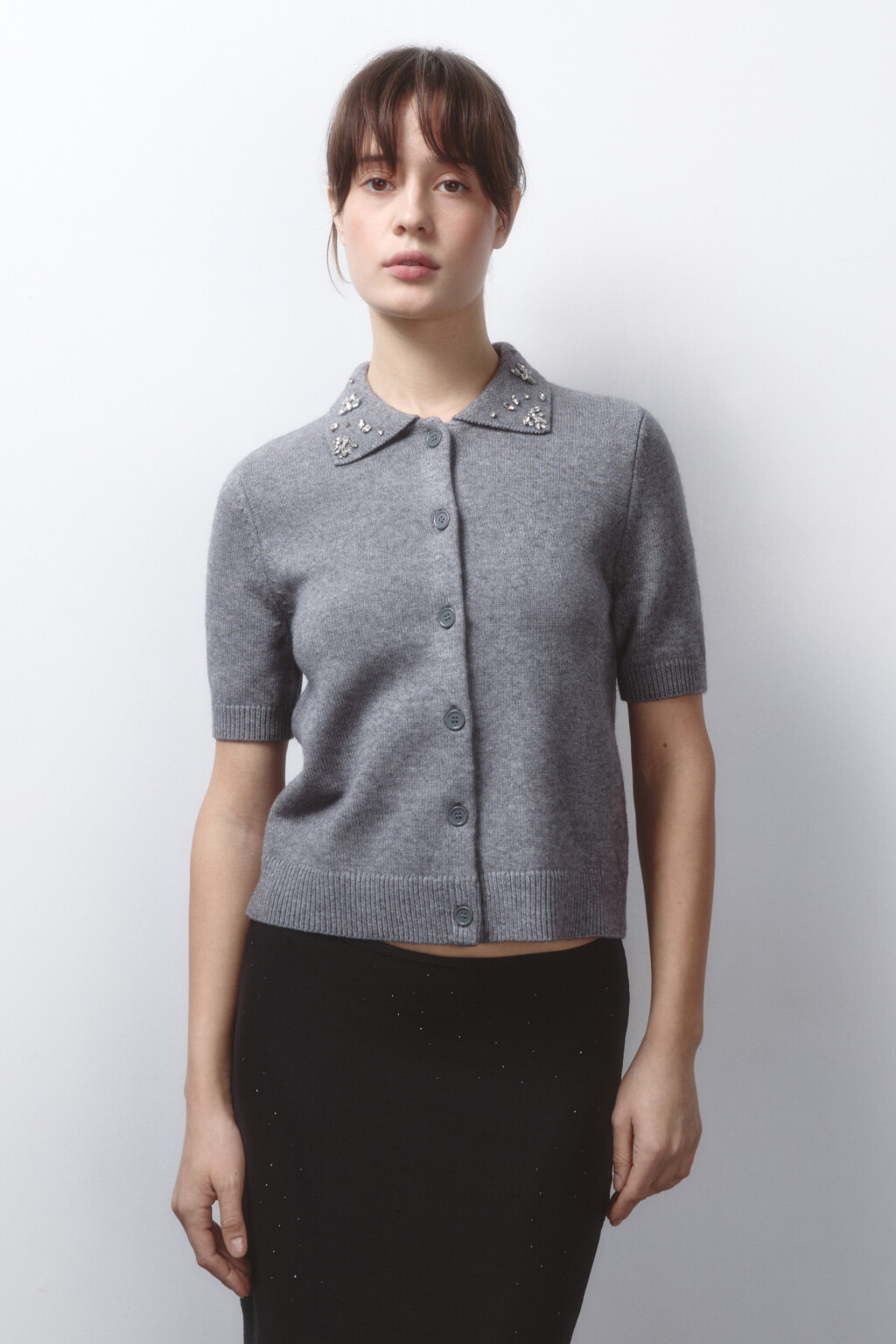 Кардиган вязаный с короткими рукавами и вышивкой - цвет серый - 2