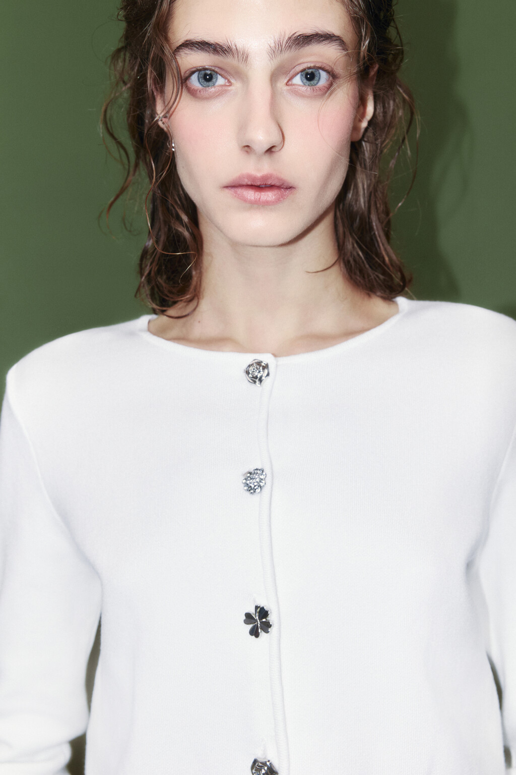 Кардиган вискозный укороченный на пуговицах - цвет молочный - 1