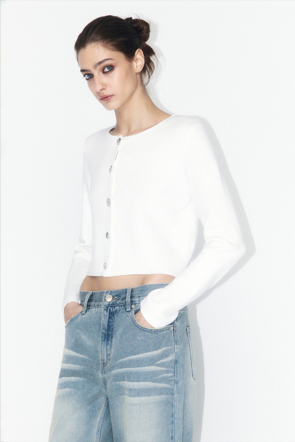 Кардиган вискозный укороченный на пуговицах - цвет молочный - 5