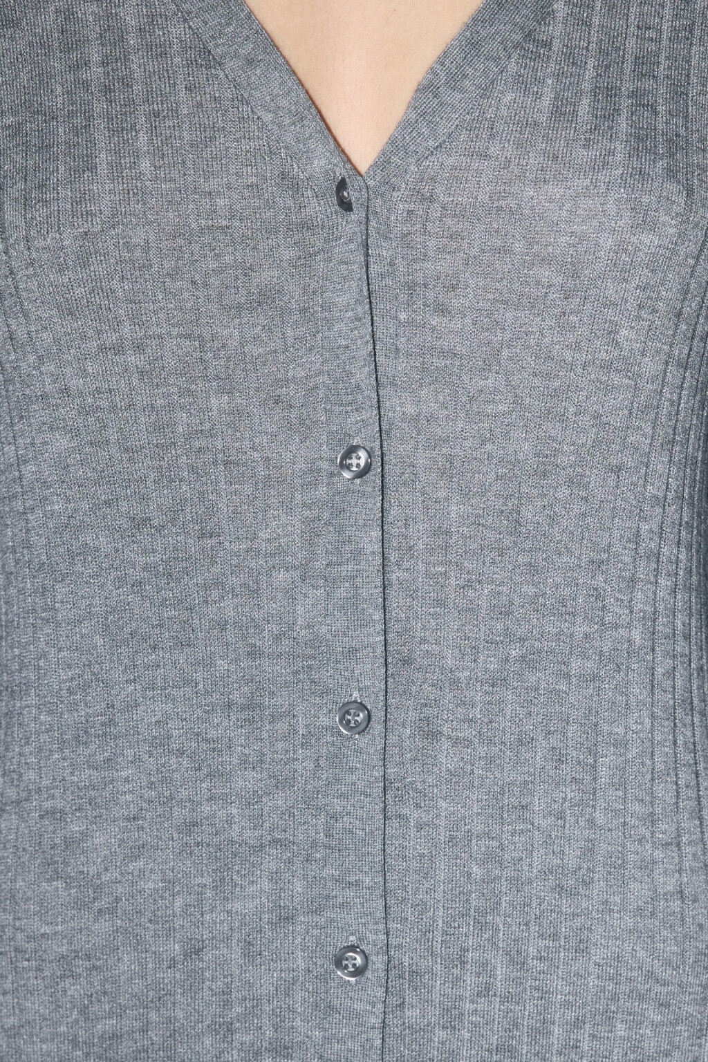 Кардиган на пуговицах вязаный в длине макси - цвет серый - 6