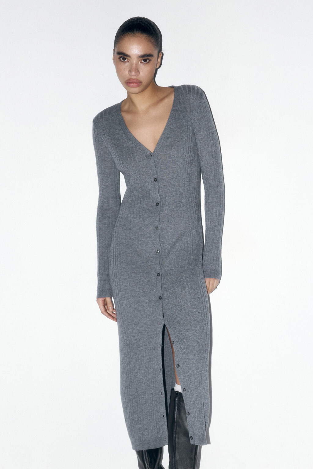 Кардиган на пуговицах вязаный в длине макси - цвет серый - 8
