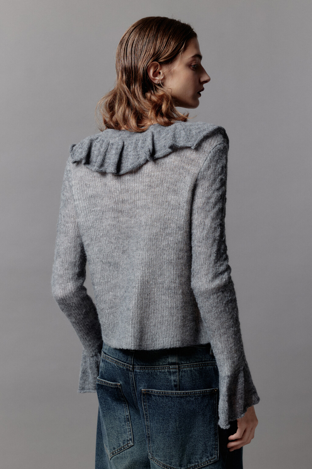 Кардиган на завязках с воротником и воланами - цвет серый - 3