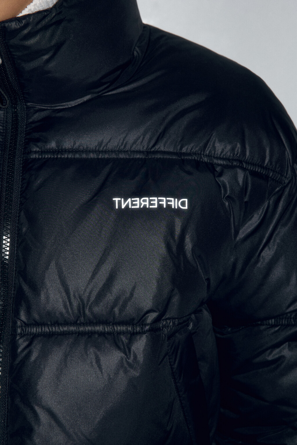 Куртка стеганая укороченная с воротником-стойкой - цвет черный - 7