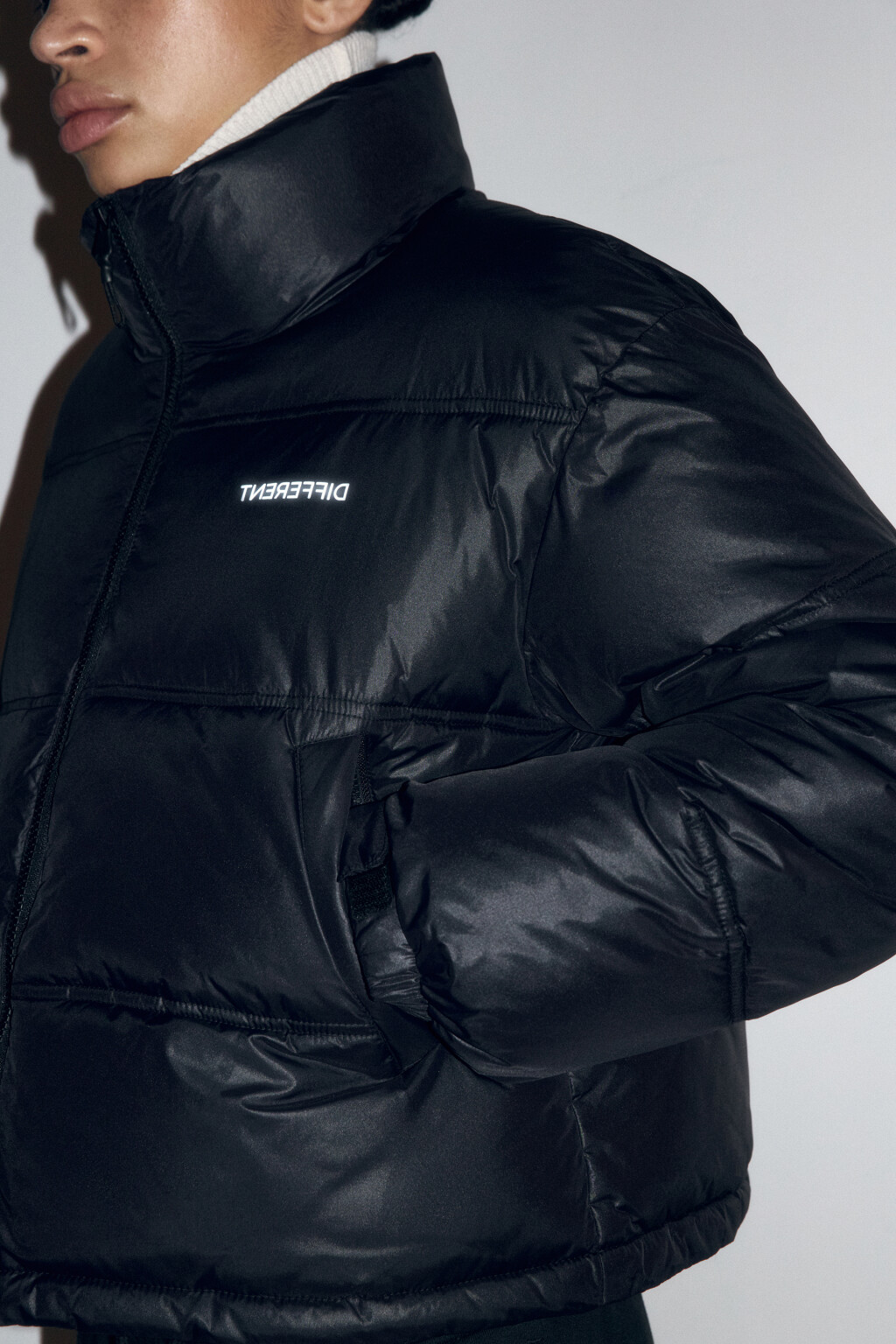 Куртка стеганая укороченная с воротником-стойкой - цвет черный - 8