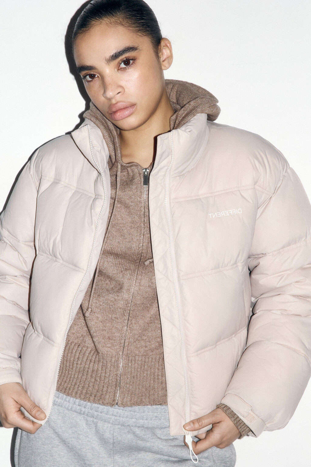 Куртка стеганая укороченная с воротником-стойкой - цвет бежевый - 1
