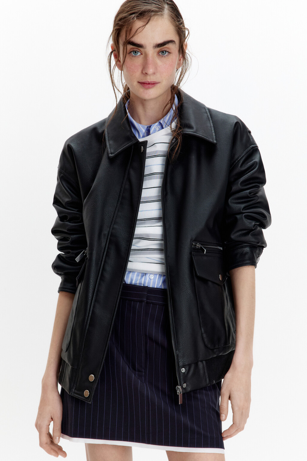 Куртка-бомбер из искусственной кожи на утеплителе - цвет черный - 2
