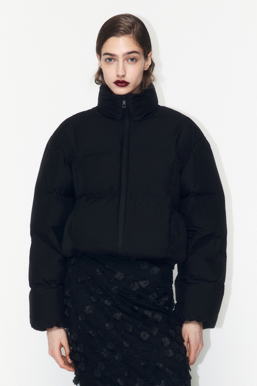 Куртка стеганая укороченная с воротником-стойкой - цвет черный - 2