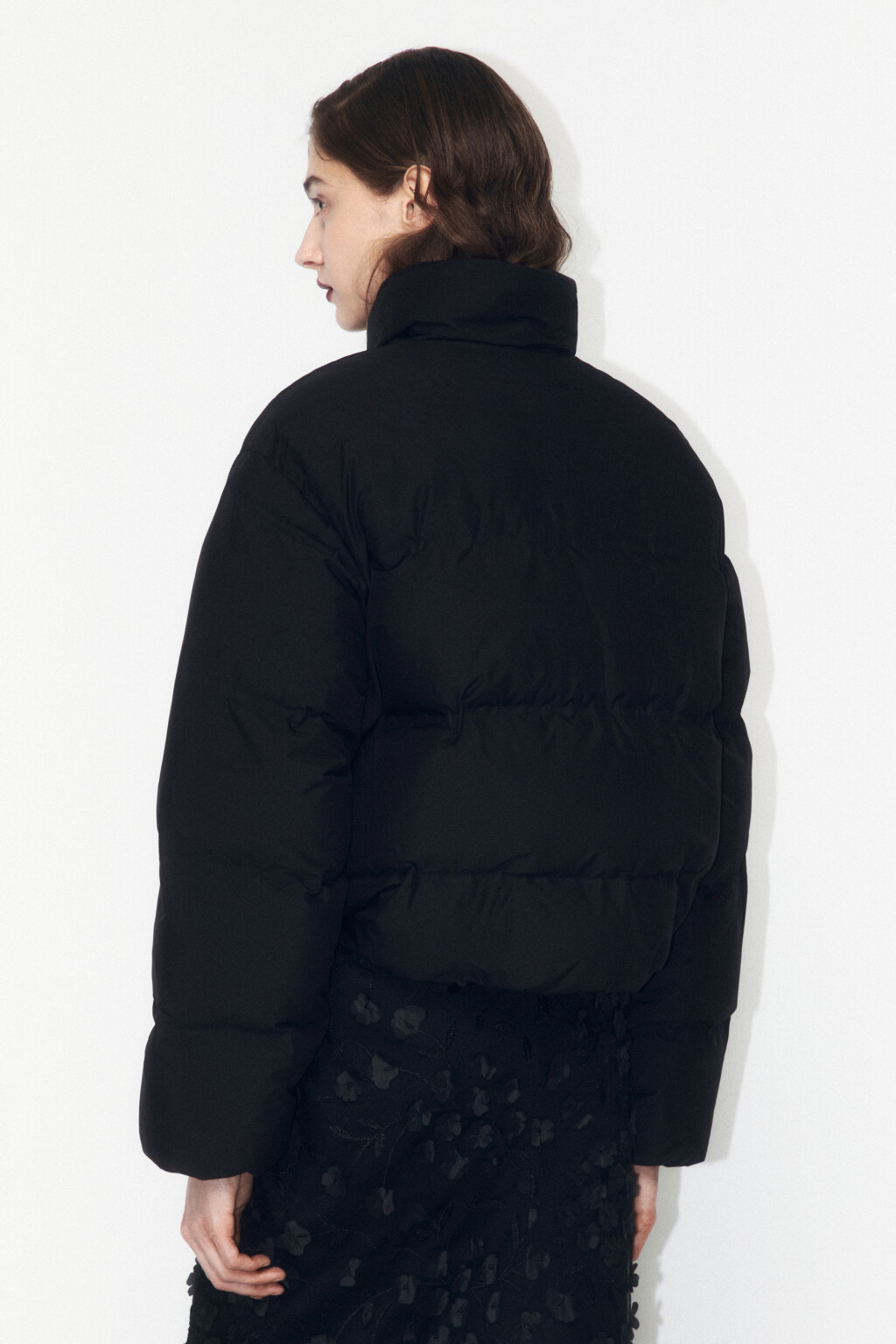 Куртка стеганая укороченная с воротником-стойкой - цвет черный - 3