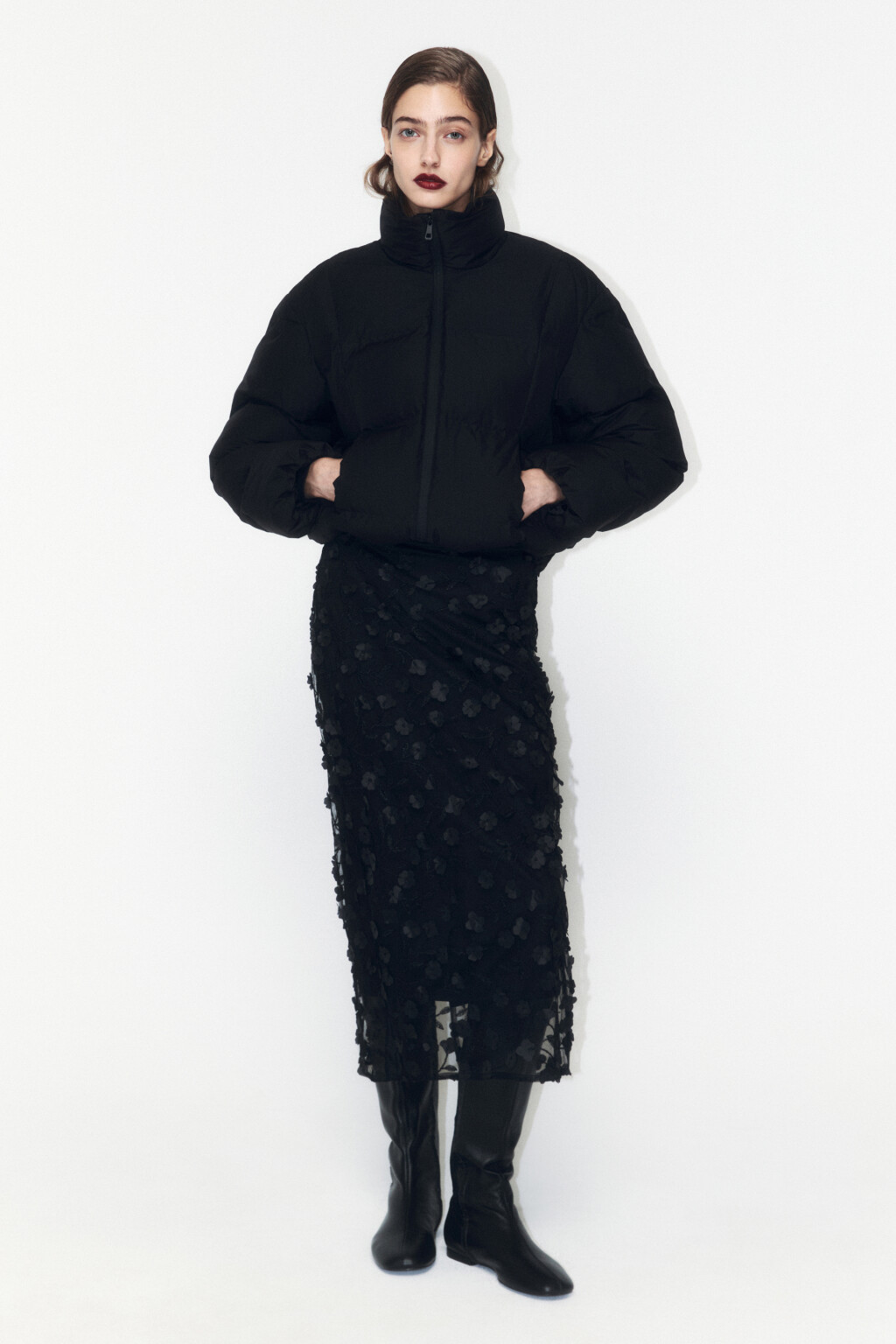 Куртка стеганая укороченная с воротником-стойкой - цвет черный - 4