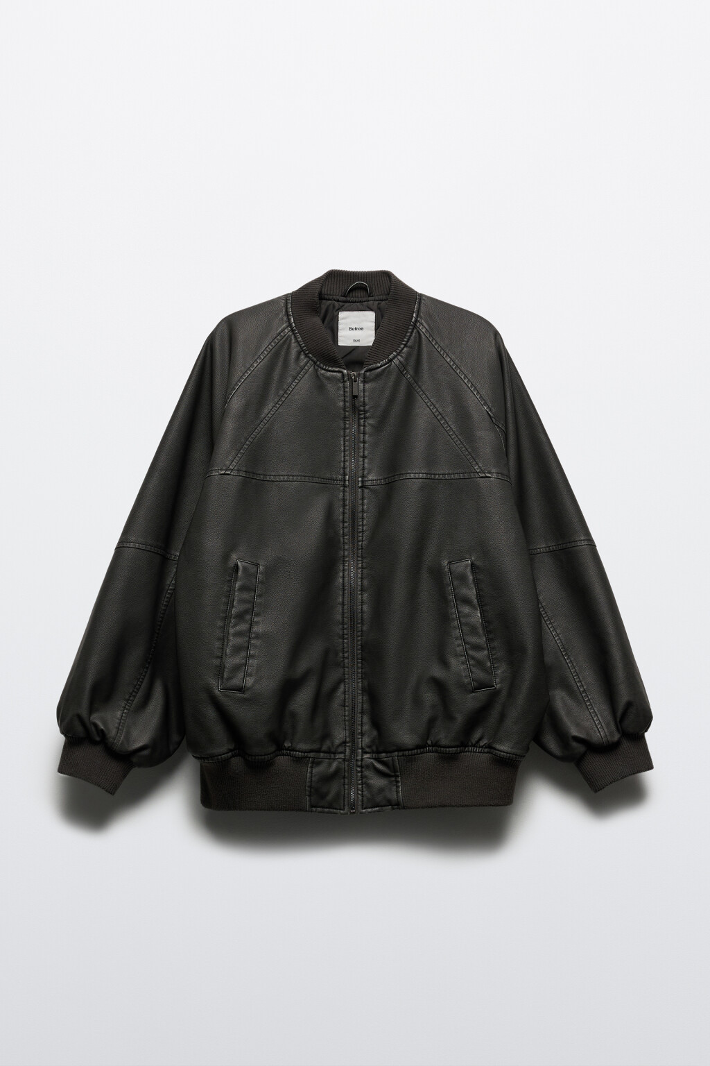 Куртка-бомбер из искусственной кожи на утеплителе - цвет черный - 8