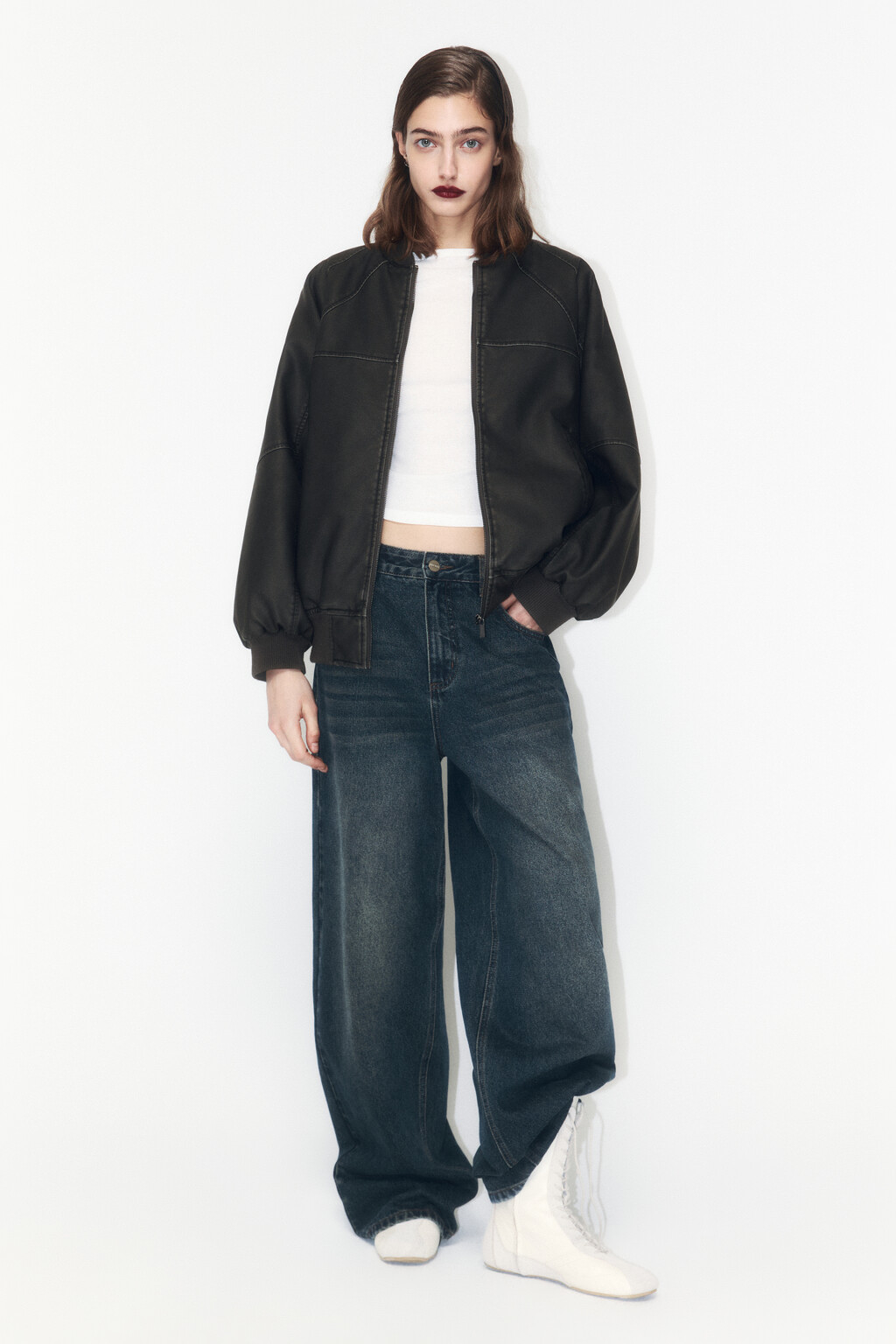 Куртка-бомбер из искусственной кожи на утеплителе - цвет черный - 4