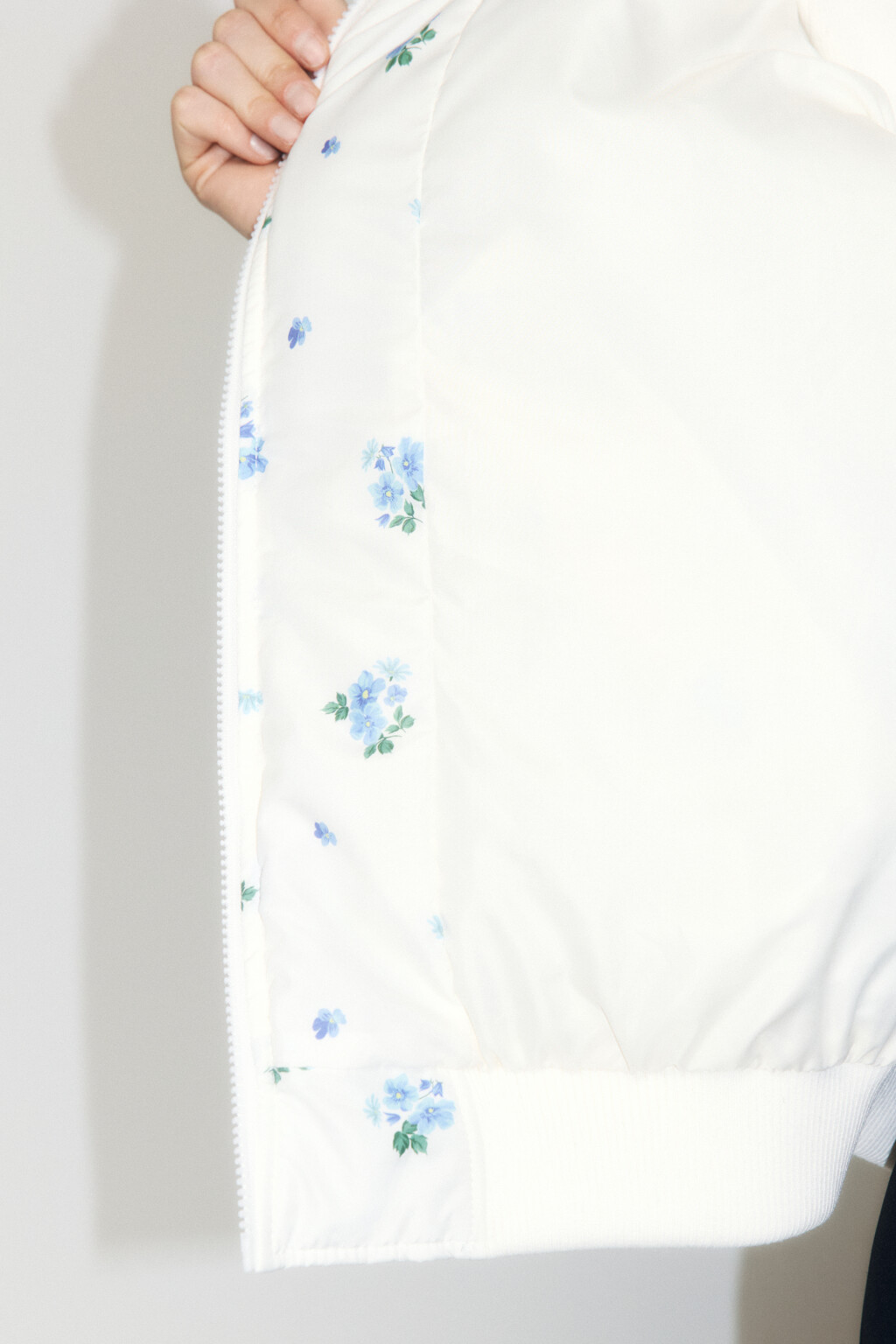 Куртка-бомбер с капюшоном и цветочным принтом - цвет мультиколор - 7