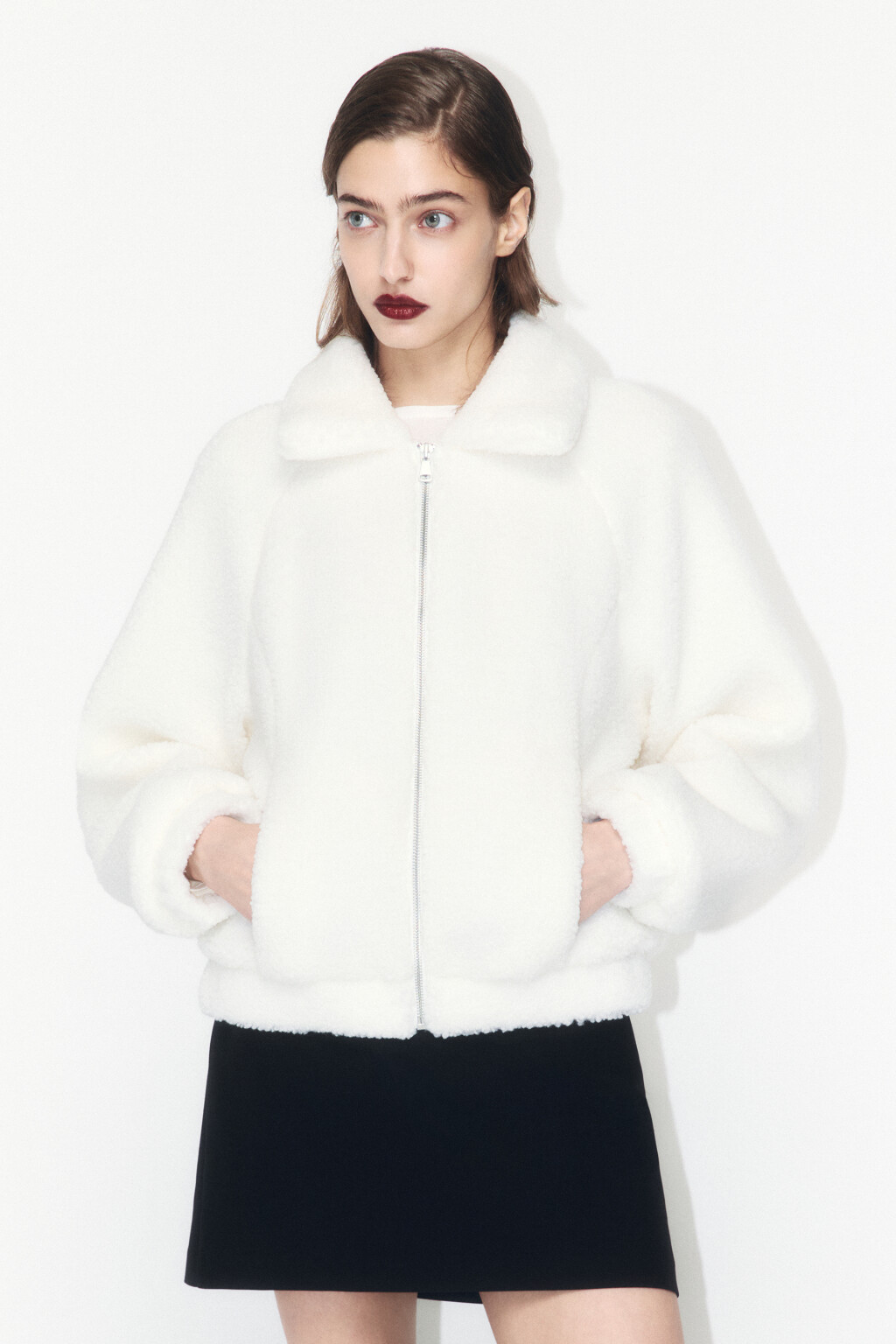 Куртка короткая из искусственного меха - цвет молочный - 2