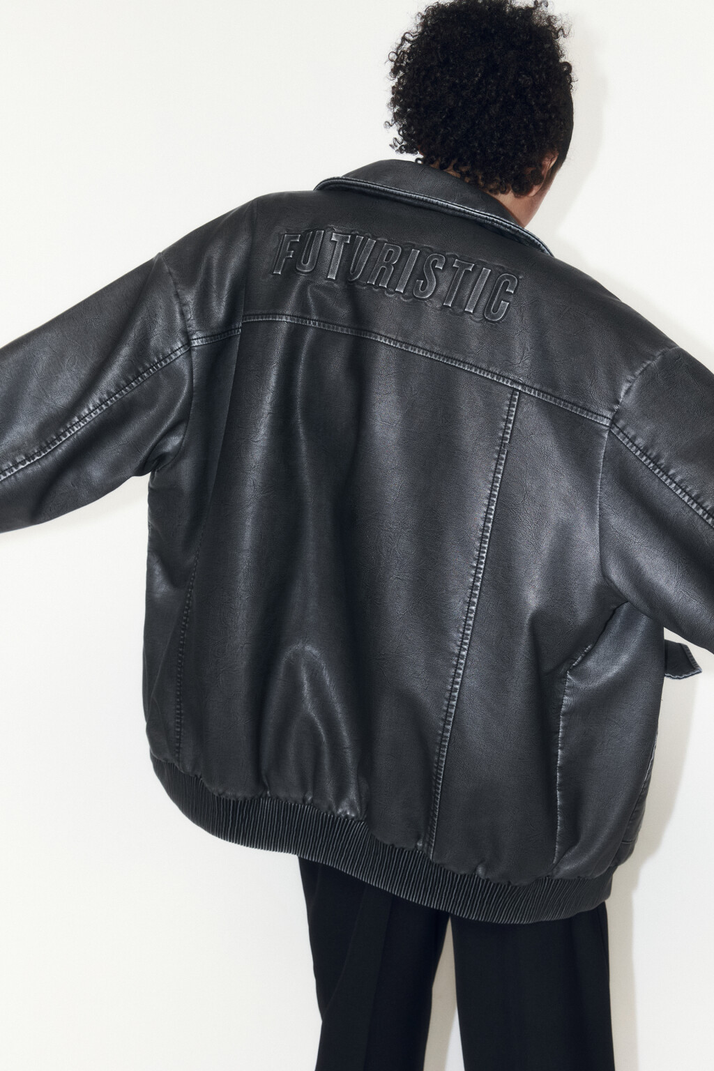 Куртка-бомбер из искусственной кожи на утеплителе - цвет серый - 2