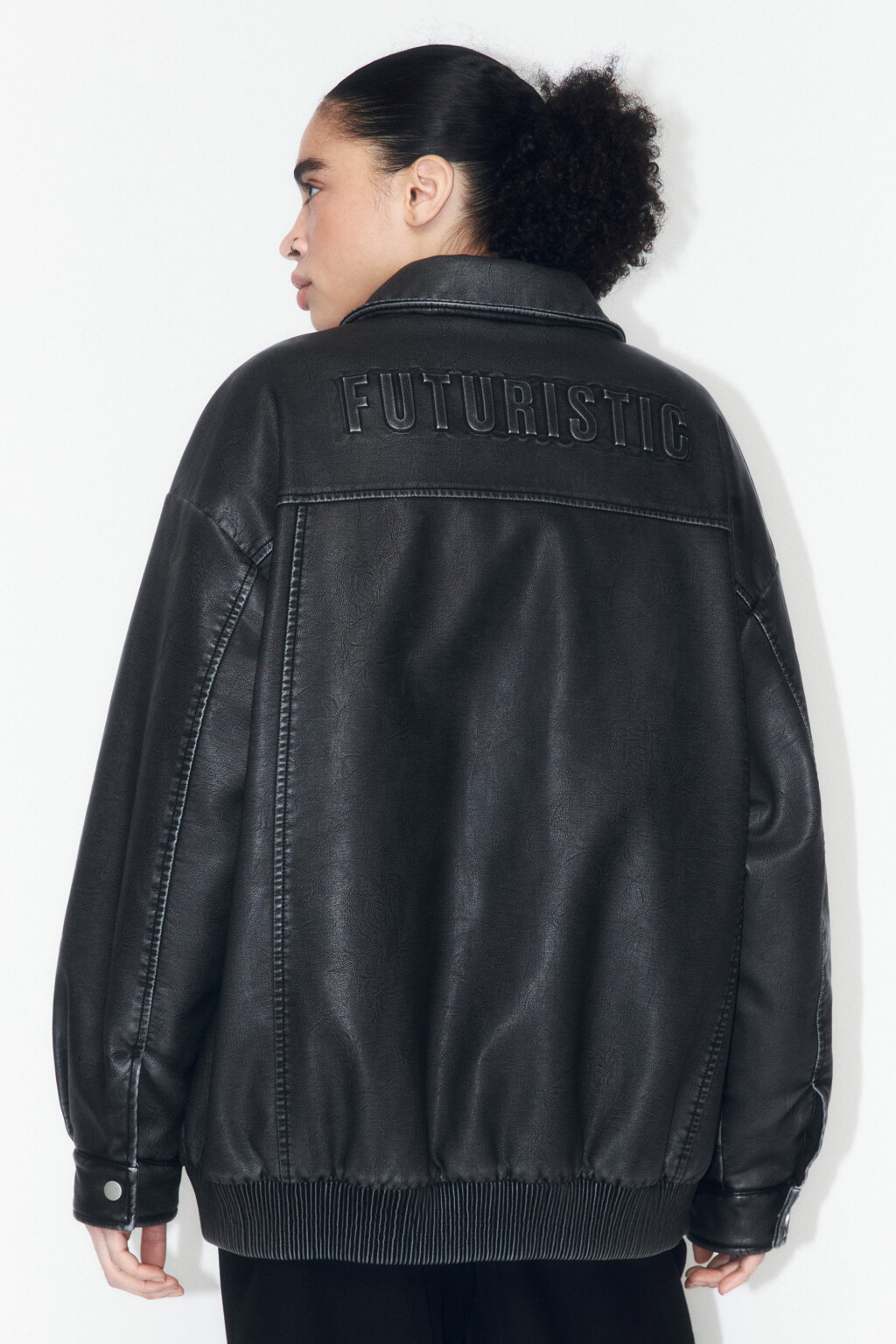 Куртка-бомбер из искусственной кожи на утеплителе - цвет серый - 5