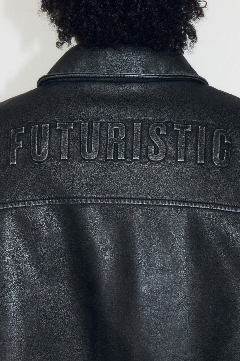 Куртка-бомбер из искусственной кожи на утеплителе - цвет серый - 8