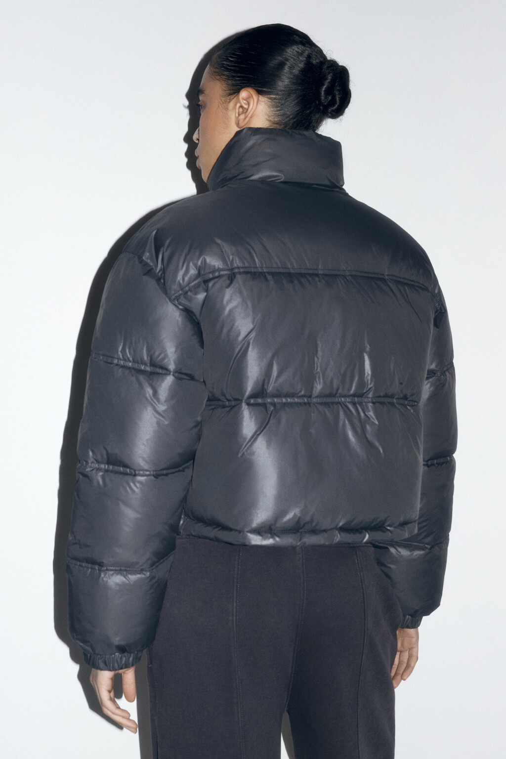 Куртка стеганая укороченная с воротником-стойкой - цвет серый - 4