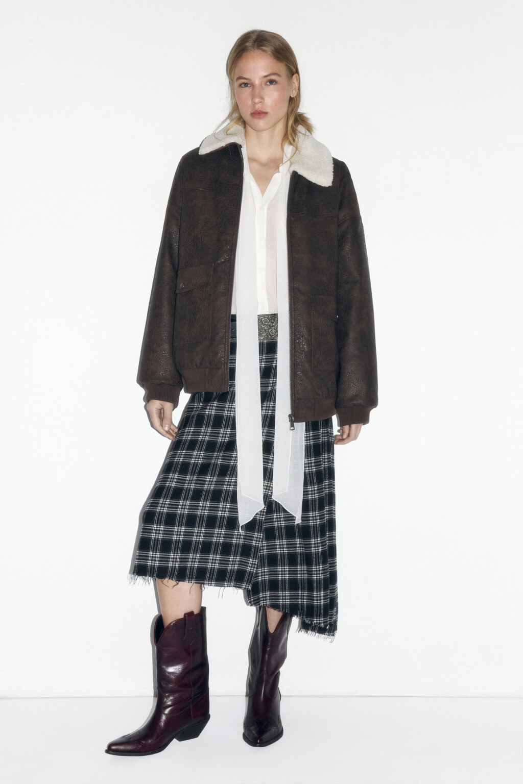 Куртка-бомбер с вареным эффектом и опушкой - цвет коричневый - 6